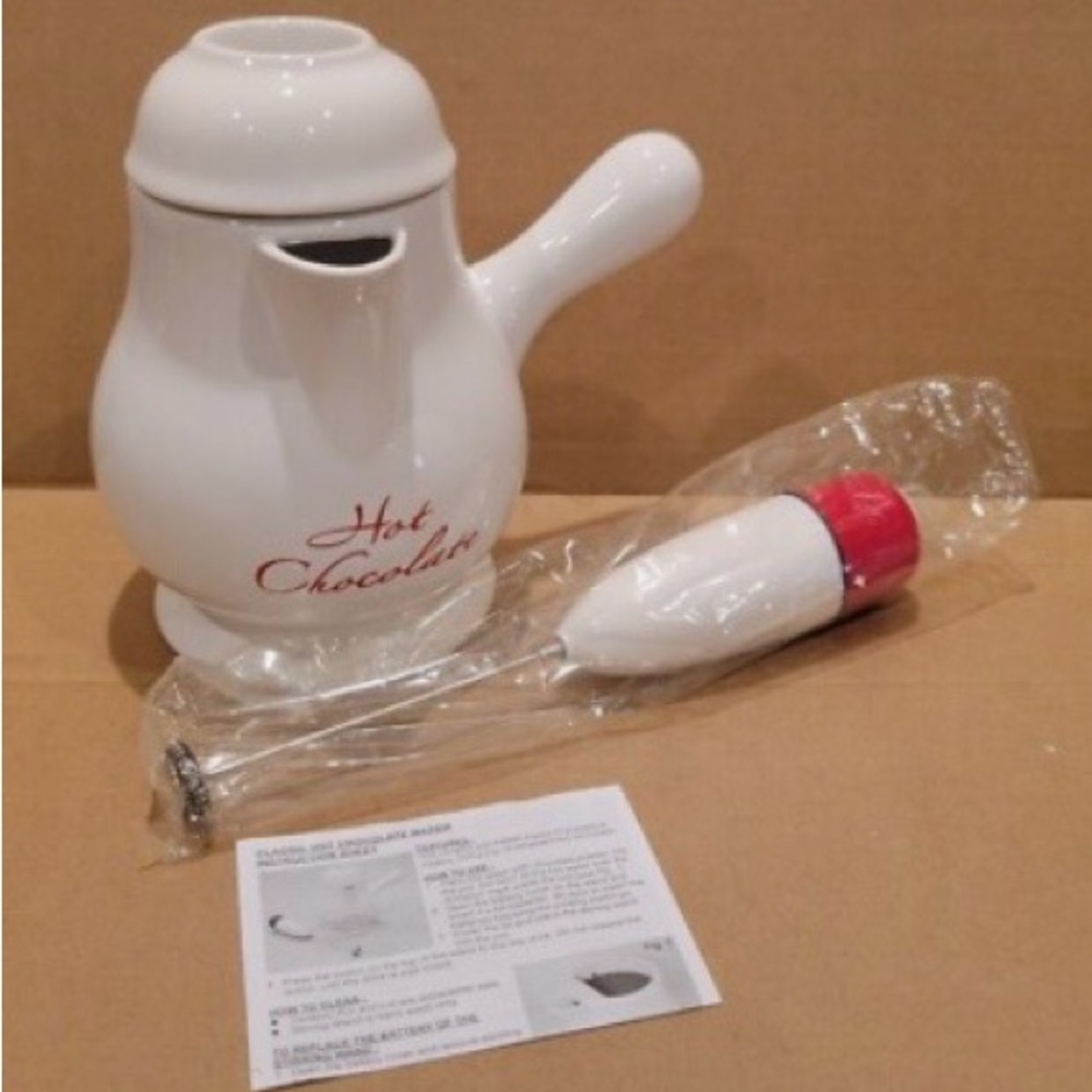 NIB Avon Classic Hot Chocolate Maker White Plastic Needs 2 AA Batteries
